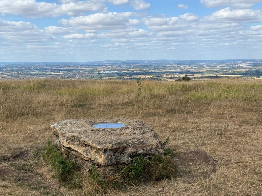 G/CE-003 Bredon Hill summit
